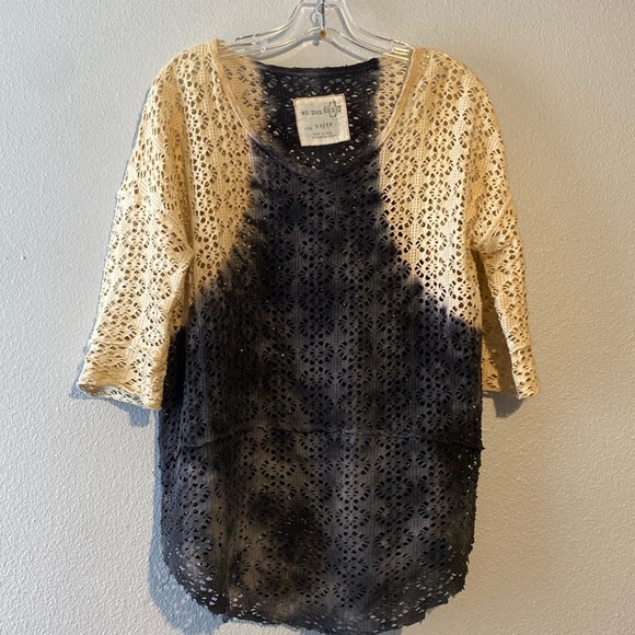 Free People Tops - We The Free Gray & Ivory Tie Dye Round Neck Netted 3/4 Sleeve Pullover Top sz xs